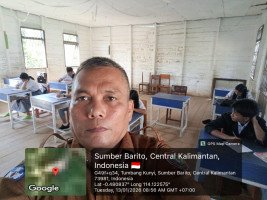 foto guru mengajar dikelas (12)