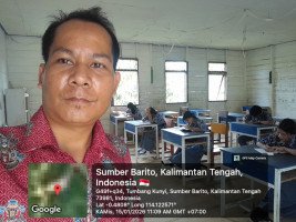 foto guru mengajar dikelas (14)