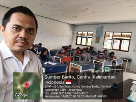 foto guru mengajar dikelas (10)